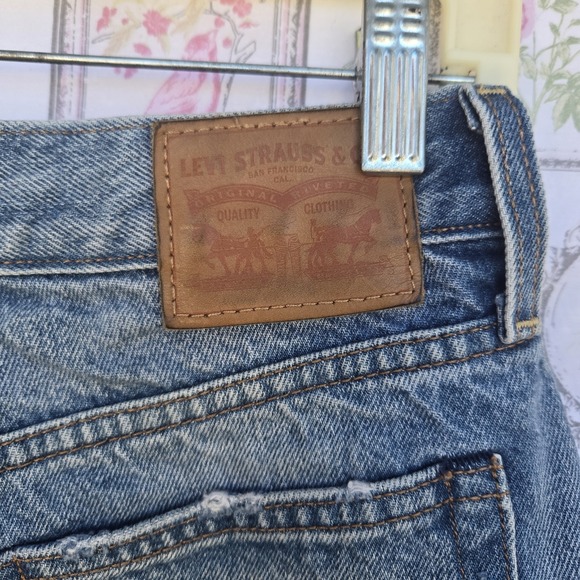 Levi's 501 Women's Blue Denim Distressed Raw Hem Button Fly Cutoff Shorts Sz 27 - Picture 6 of 8